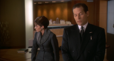 Miracle_on_34th_Street_1994_1080p_BluRay_x265-RARBG_-_01-00-23-18-096.png