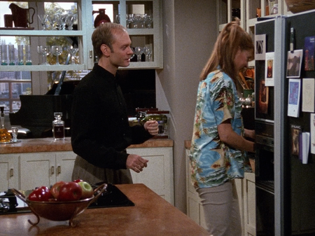 frasier_080102_071.png
