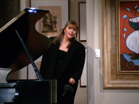 Frasier_S08E05_1080p_BluRay_FLAC2_0_H_264-BTN-00-09-49-662.png