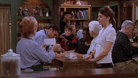 frasier_s10e19_039.png