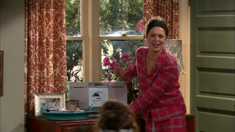 hotincleveland_S02E03_014.png