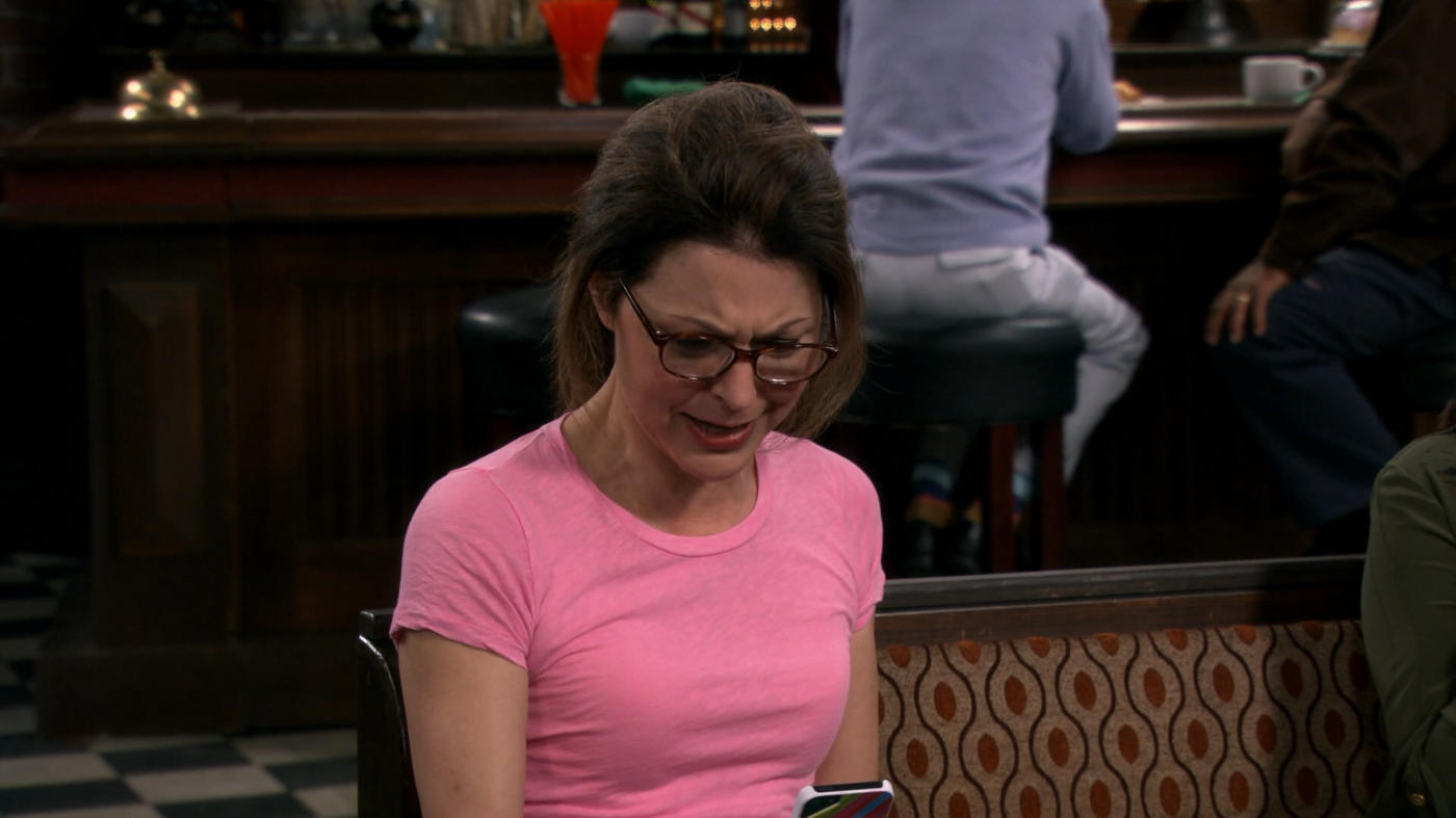 Hot_In_Cleveland_S05E23_1080p_AMZN_WEB-DL_DDP2_0_H_264-TEPES-00-02-09-871.png