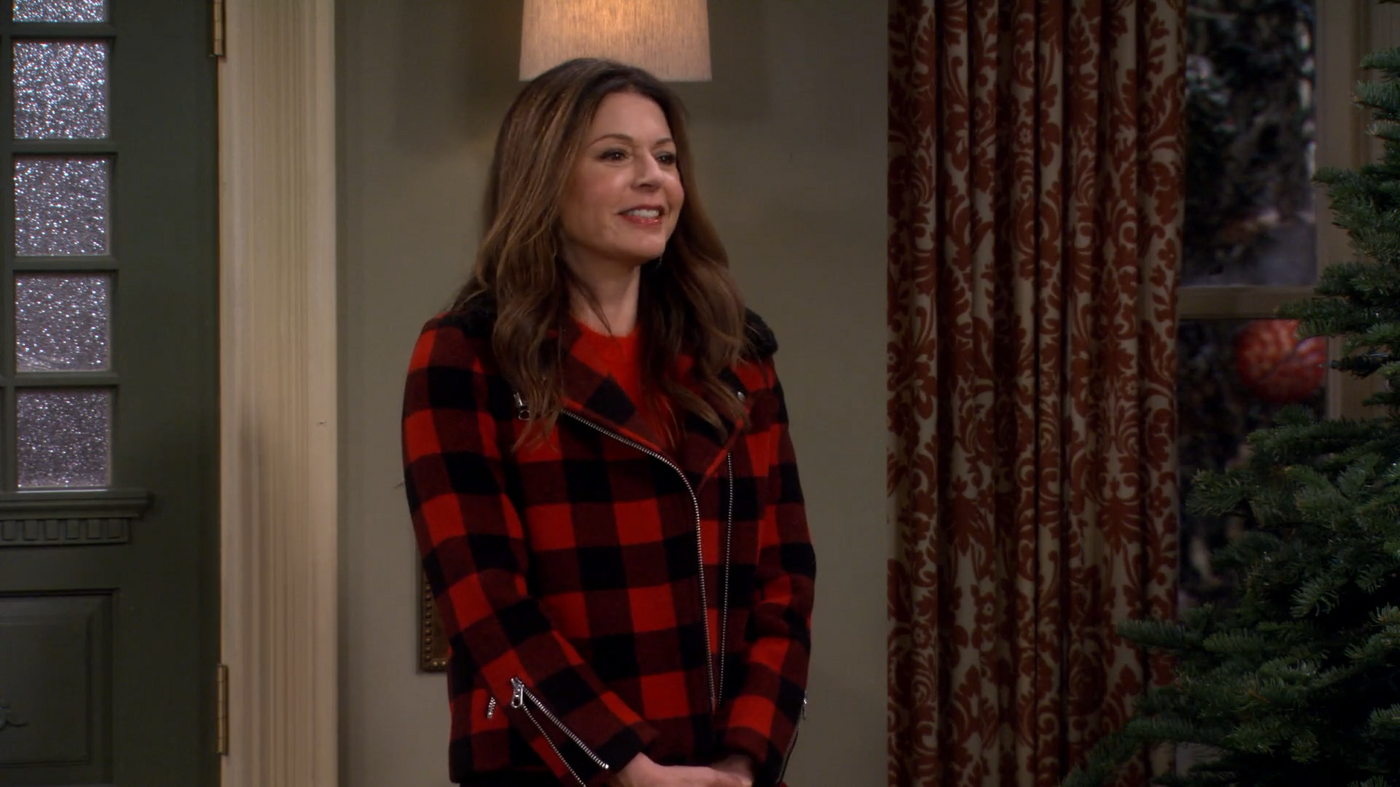 Hot_in_Cleveland_S06E07_Hot_in_Cleveland_-_Cold_In_Cleveland__The_Christmas_Episode-00-07-48-193.png