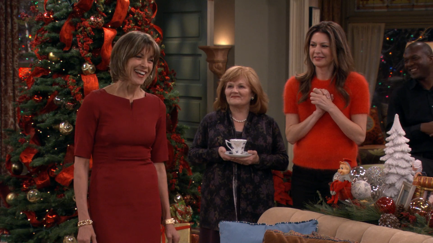 Hot_in_Cleveland_S06E07_Hot_in_Cleveland_-_Cold_In_Cleveland__The_Christmas_Episode-00-13-53-611.png