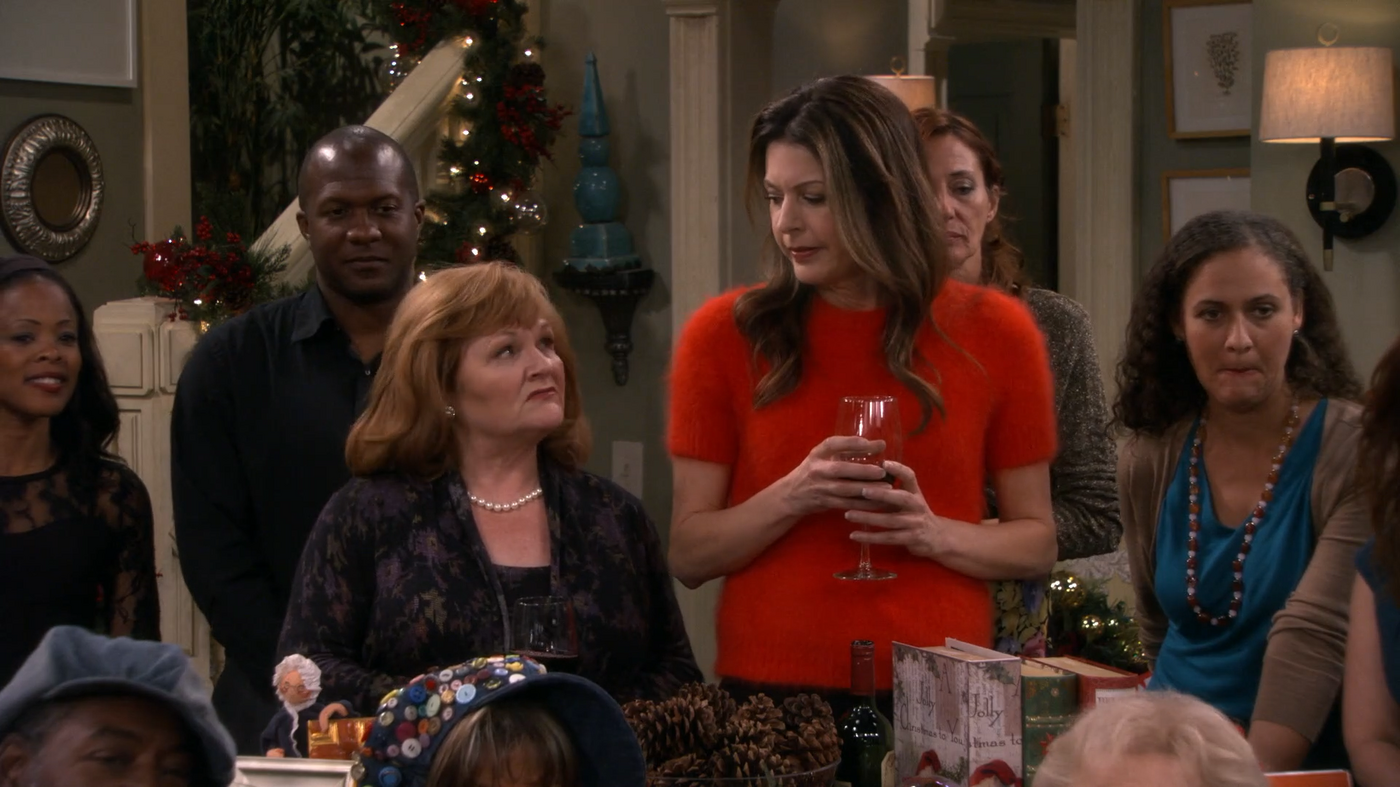Hot_in_Cleveland_S06E07_Hot_in_Cleveland_-_Cold_In_Cleveland__The_Christmas_Episode-00-18-56-454.png