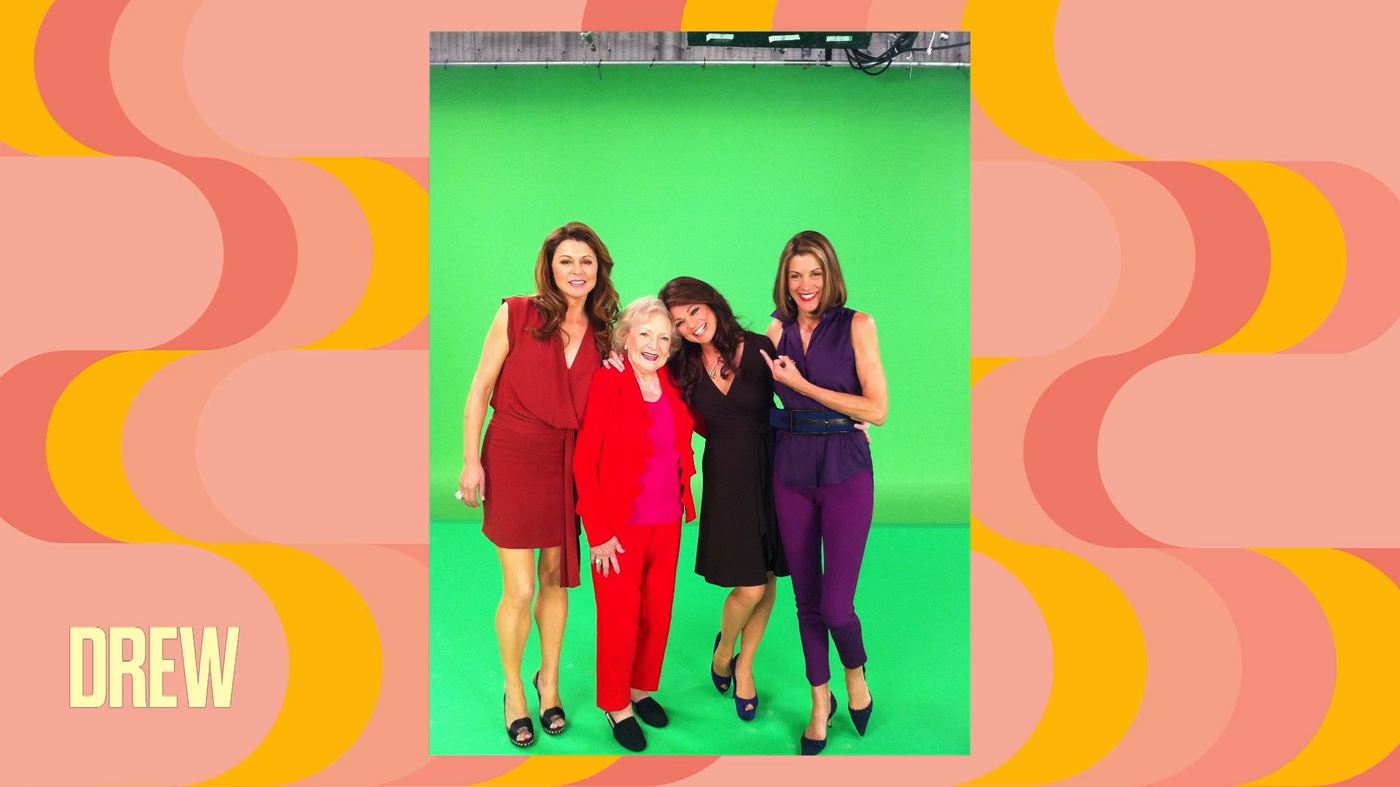The_Drew_Barrymore_Show_S06E22_The_Drew_Barrymore_Show_-__Hot_in_Cleveland__Cast_Reunites-00-09-16-123.png