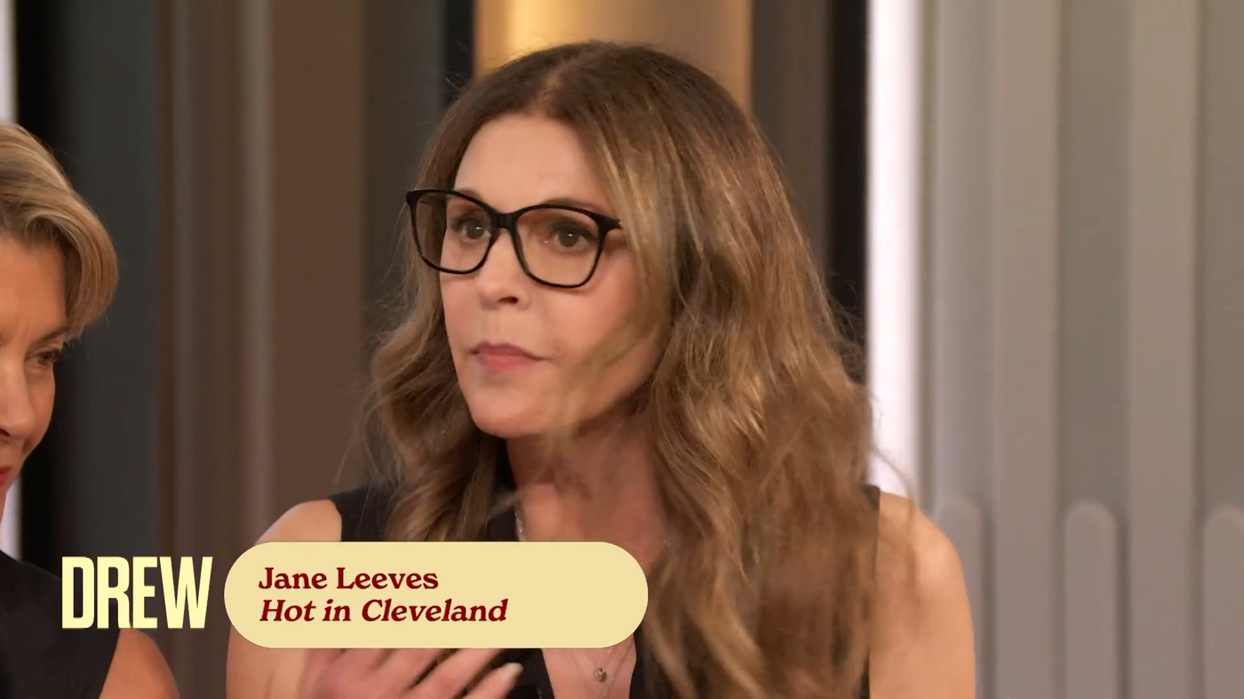 The_Drew_Barrymore_Show_S06E22_The_Drew_Barrymore_Show_-__Hot_in_Cleveland__Cast_Reunites-00-10-42-329.png